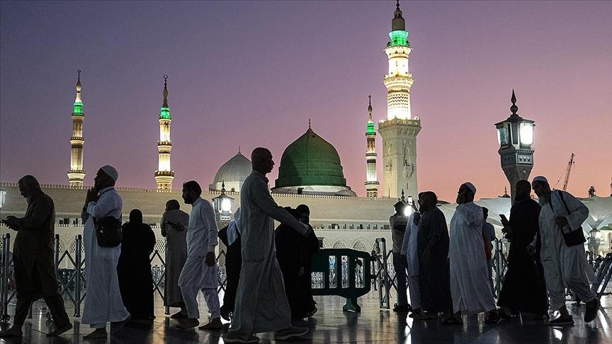 Pilgrims in quiet prayer at the mosque