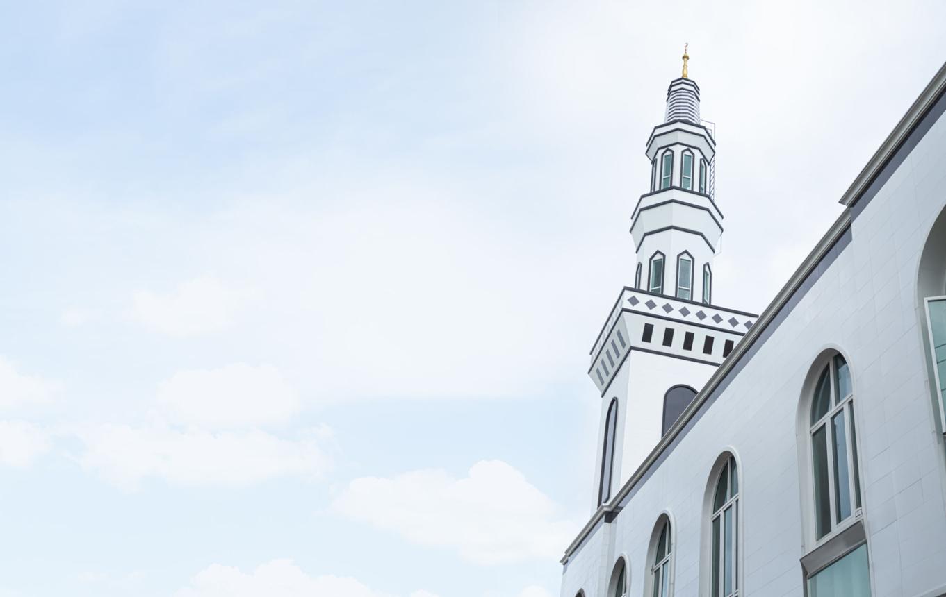 Pilgrims at Masjid al-Qiblatayn
