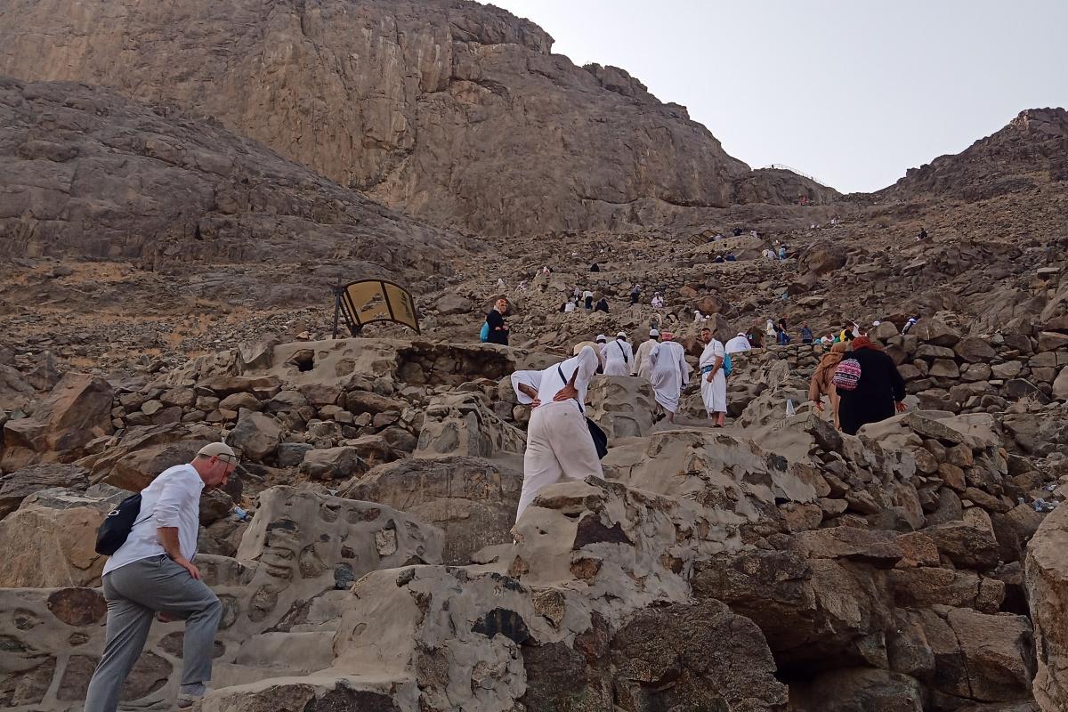 Pilgrims climbing to Cave Hira
